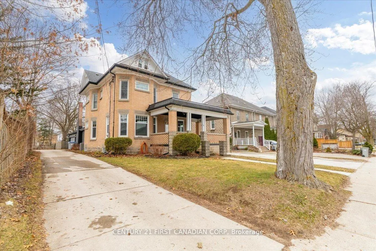 Photo 3 of 18 Colborne Street, Strathroy-Caradoc, NE — HOMEH
