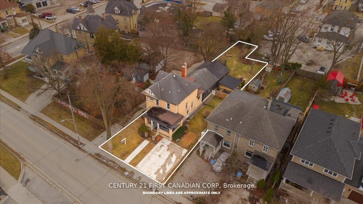 Photo 5 of 18 Colborne Street, Strathroy-Caradoc, NE — HOMEH