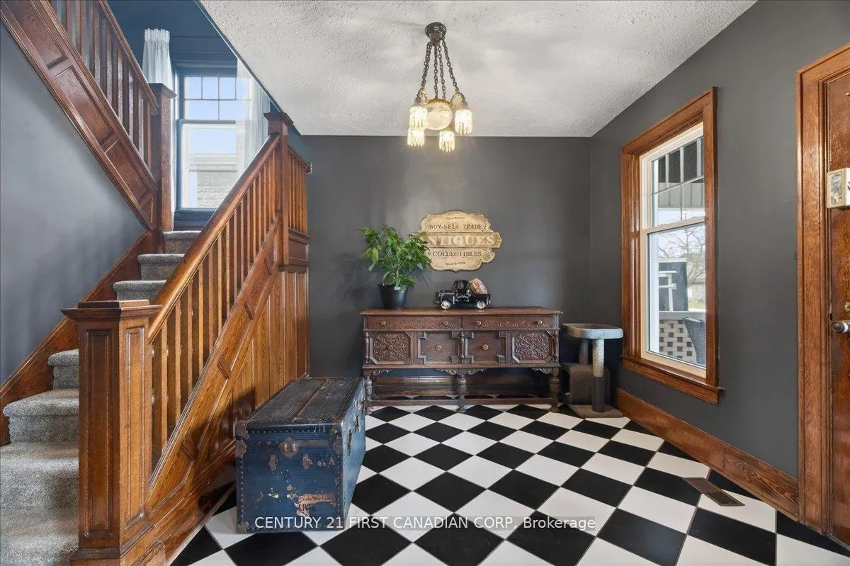 Photo 9 of 18 Colborne Street, Strathroy-Caradoc, NE — HOMEH