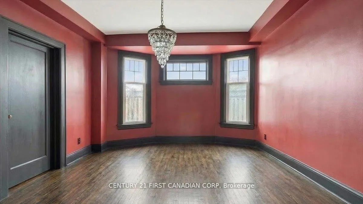 Photo 12 of 18 Colborne Street, Strathroy-Caradoc, NE — HOMEH