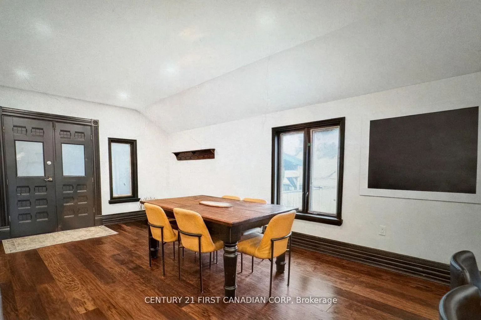 Photo 21 of 18 Colborne Street, Strathroy-Caradoc, NE — HOMEH