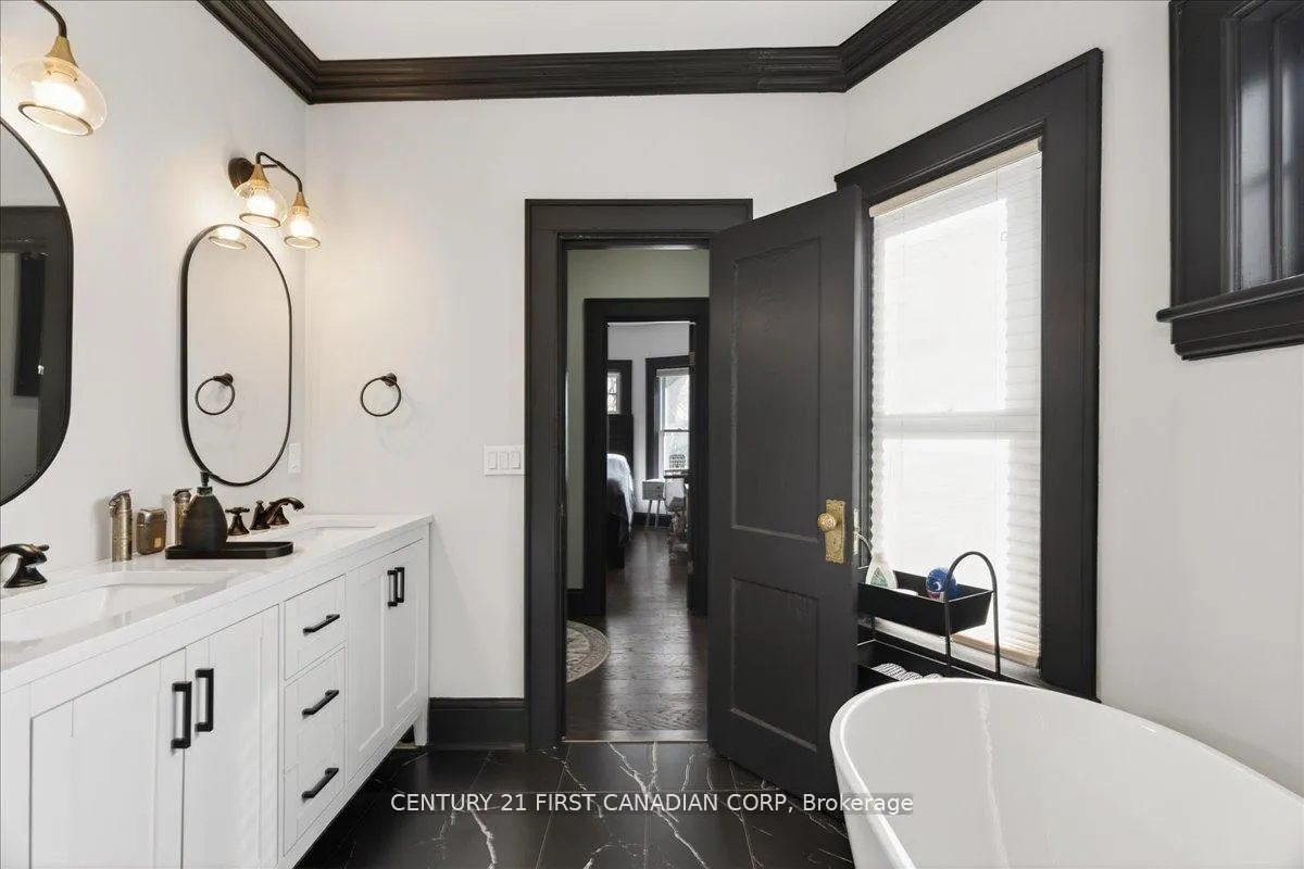Photo 29 of 18 Colborne Street, Strathroy-Caradoc, NE — HOMEH