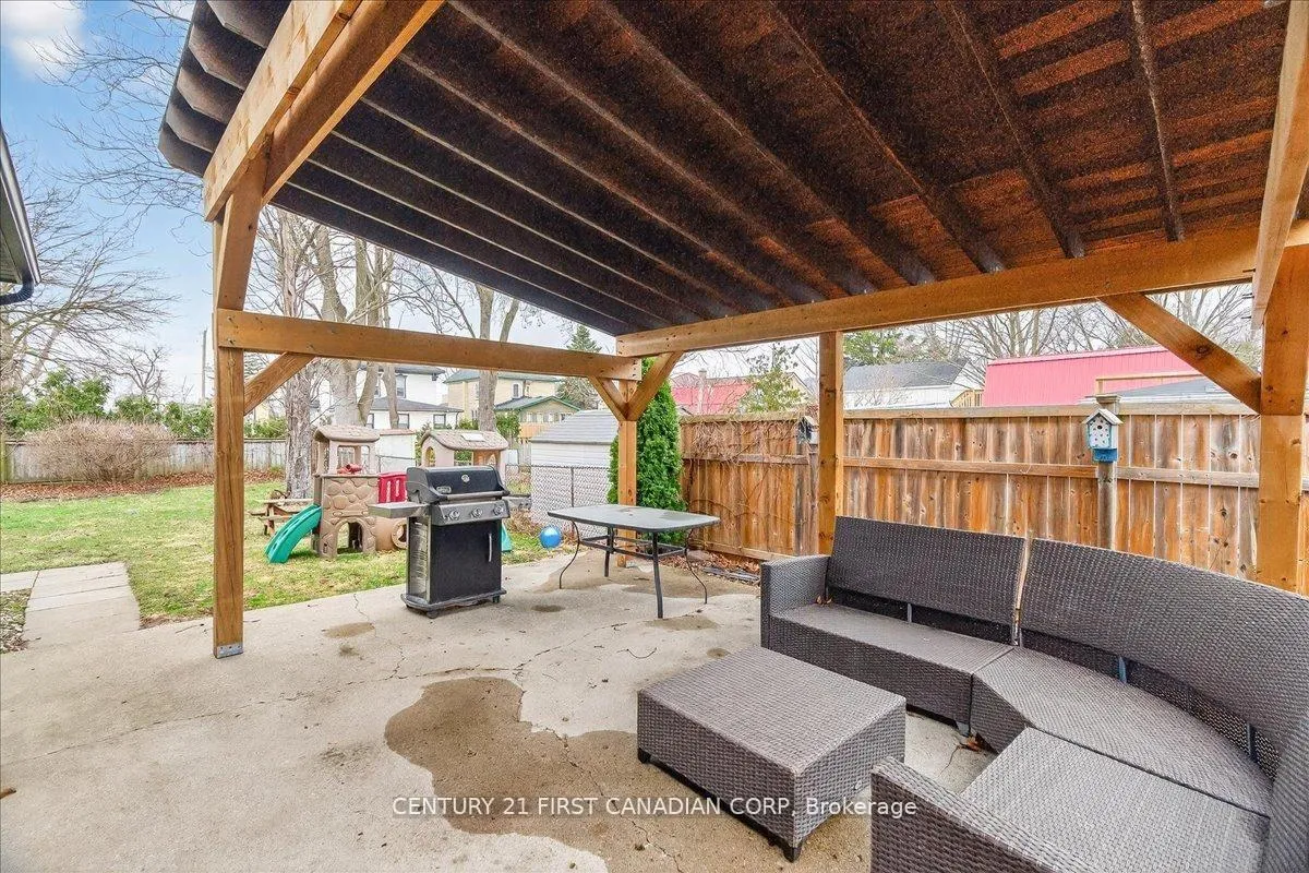 Photo 37 of 18 Colborne Street, Strathroy-Caradoc, NE — HOMEH