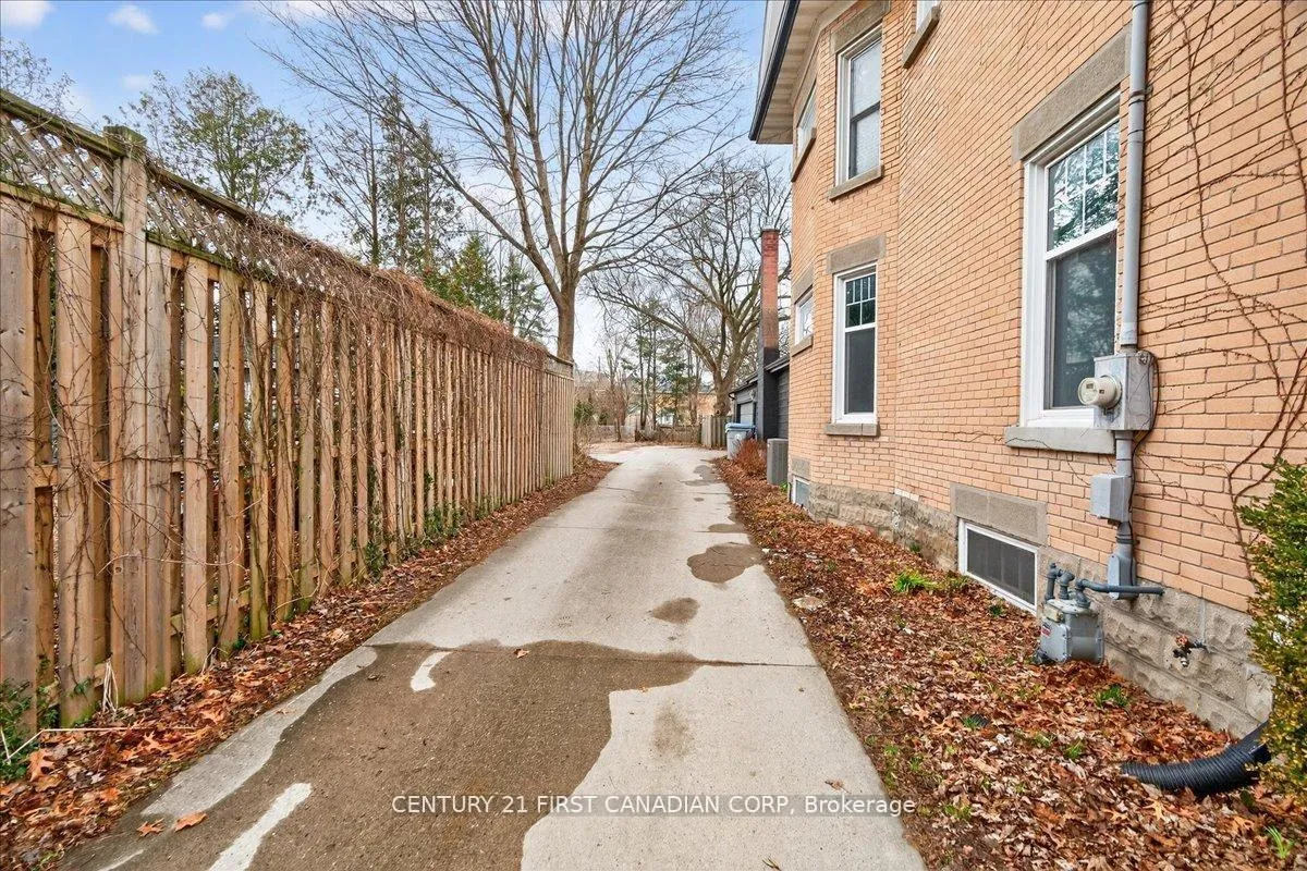 Photo 41 of 18 Colborne Street, Strathroy-Caradoc, NE — HOMEH