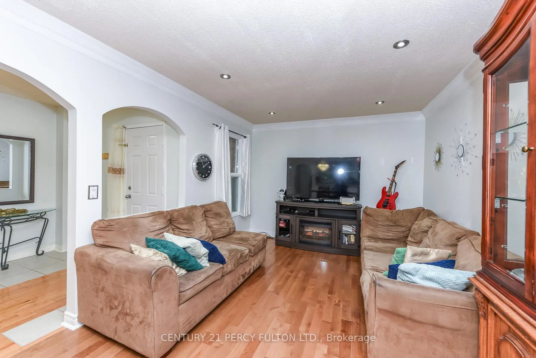 Photo 8 of 233 Murray Street, Brampton, Brampton West — HOMEH