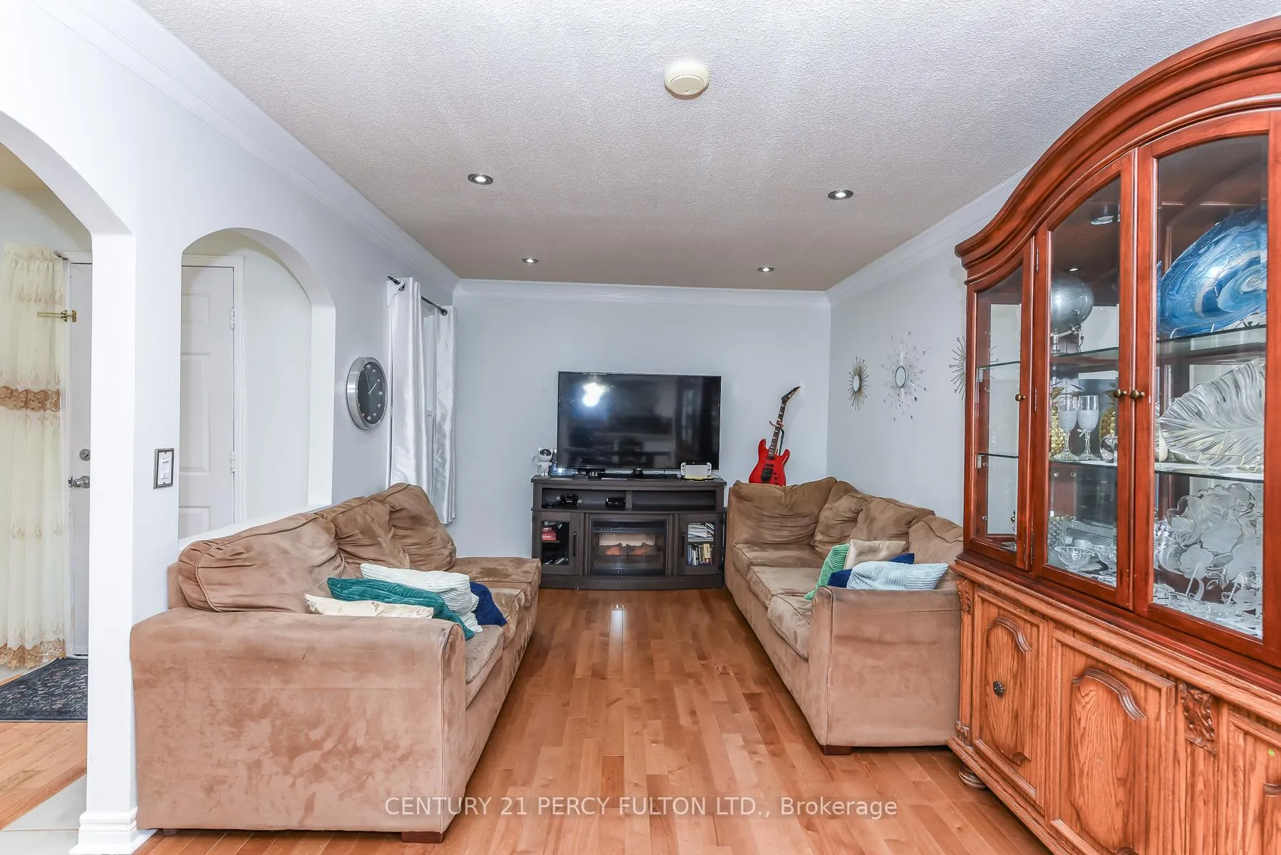Photo 12 of 233 Murray Street, Brampton, Brampton West — HOMEH