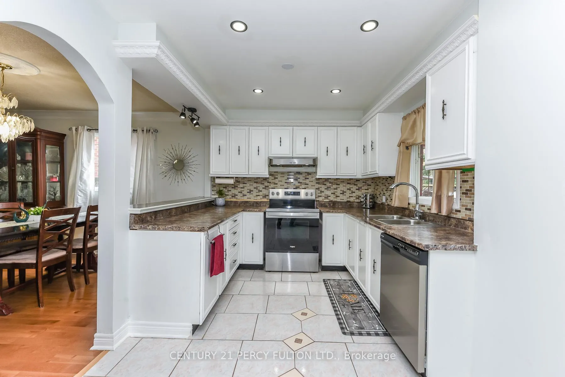 Photo 16 of 233 Murray Street, Brampton, Brampton West — HOMEH