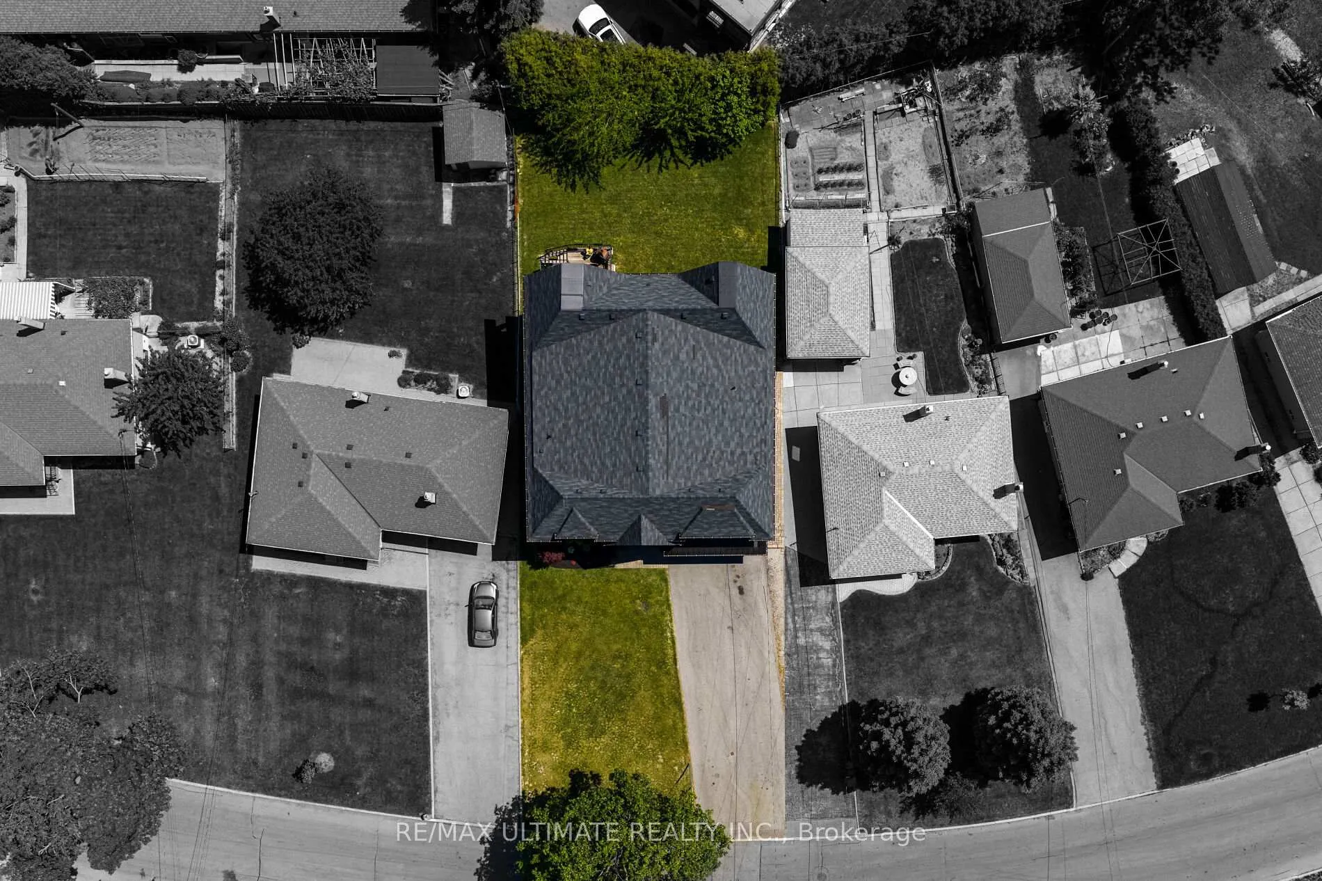Photo 5 of 33 Dorsey Drive, North York, Maple Leaf — HOMEH