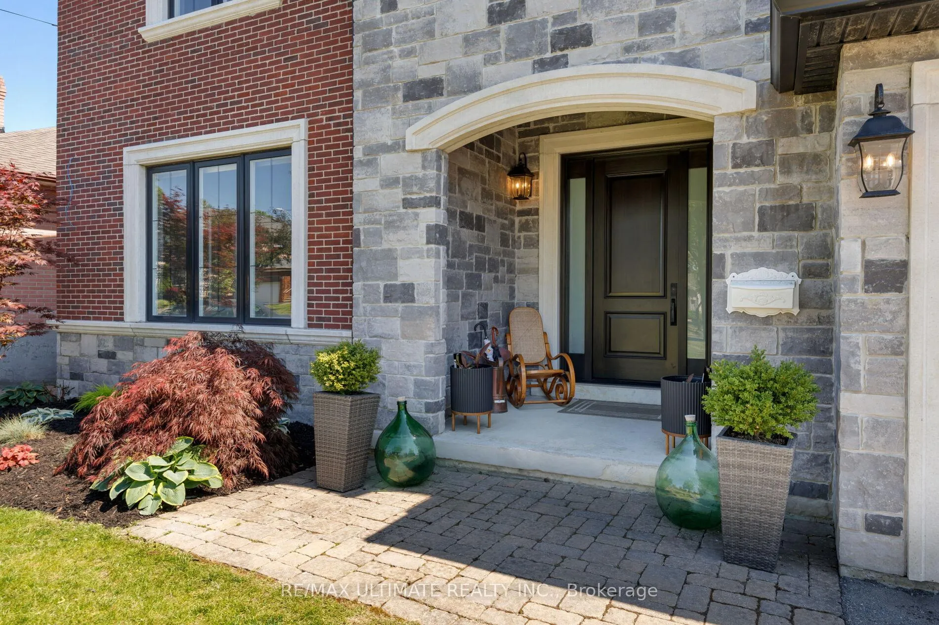 Photo 6 of 33 Dorsey Drive, North York, Maple Leaf — HOMEH