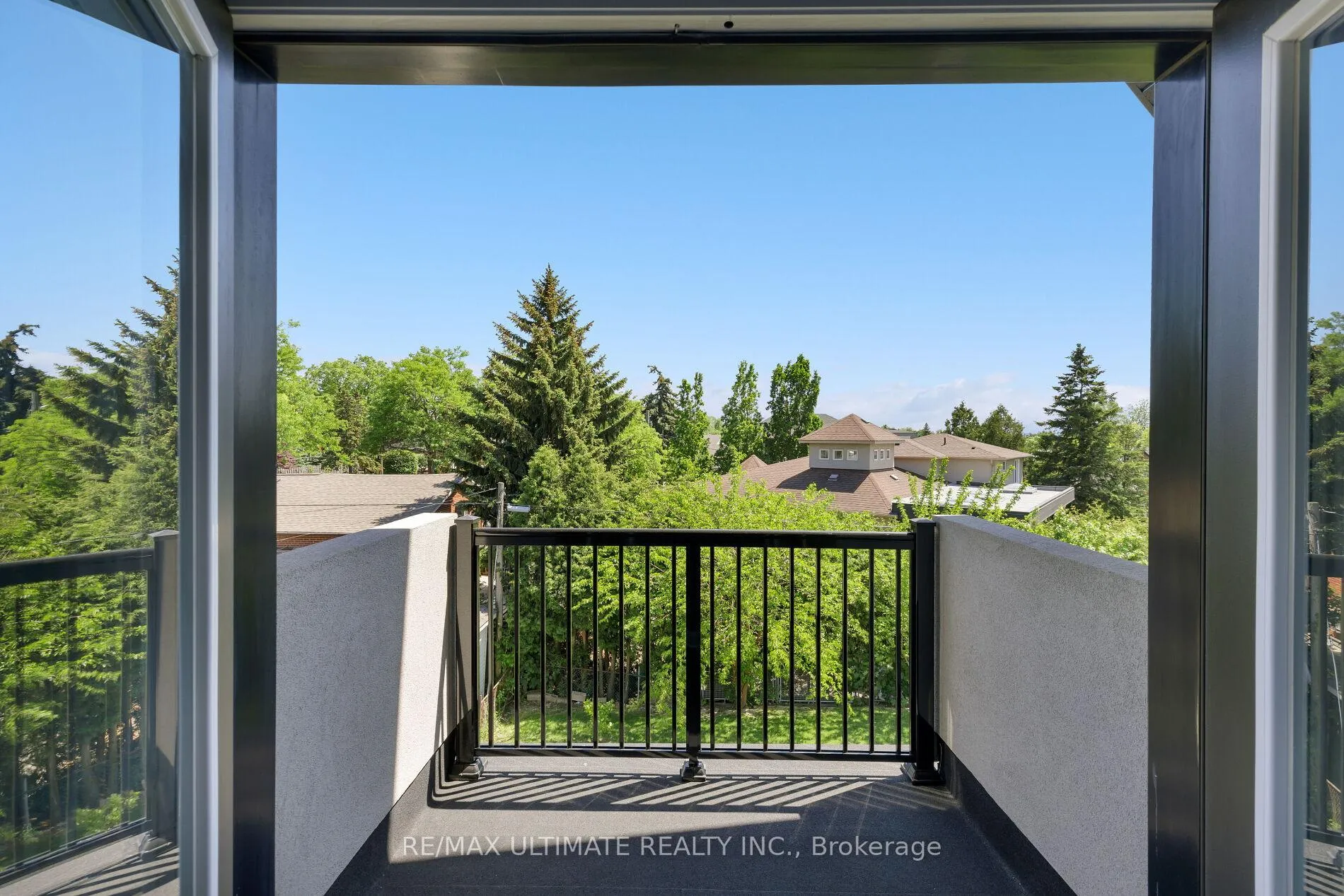 Photo 34 of 33 Dorsey Drive, North York, Maple Leaf — HOMEH