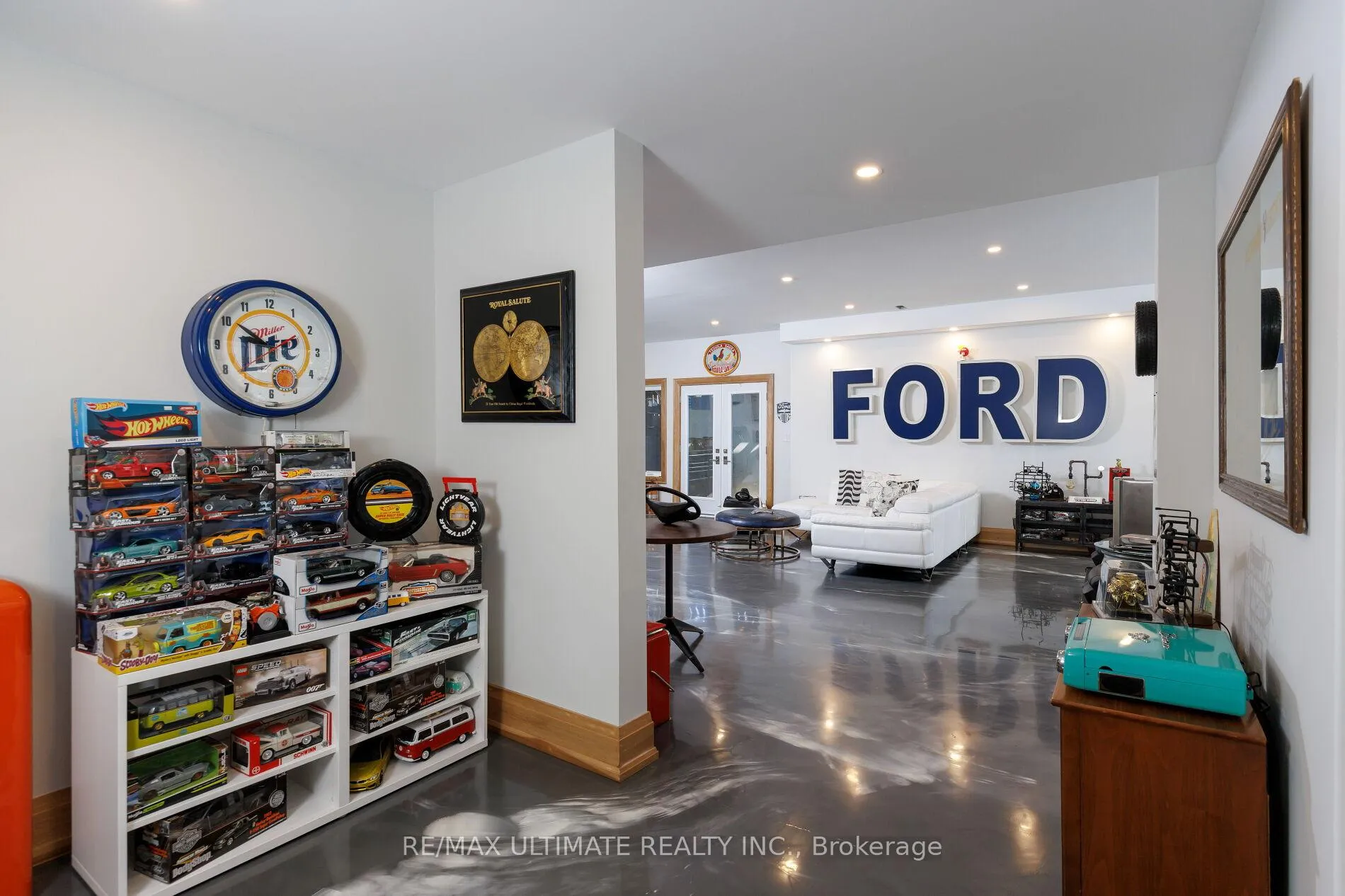 Photo 47 of 33 Dorsey Drive, North York, Maple Leaf — HOMEH