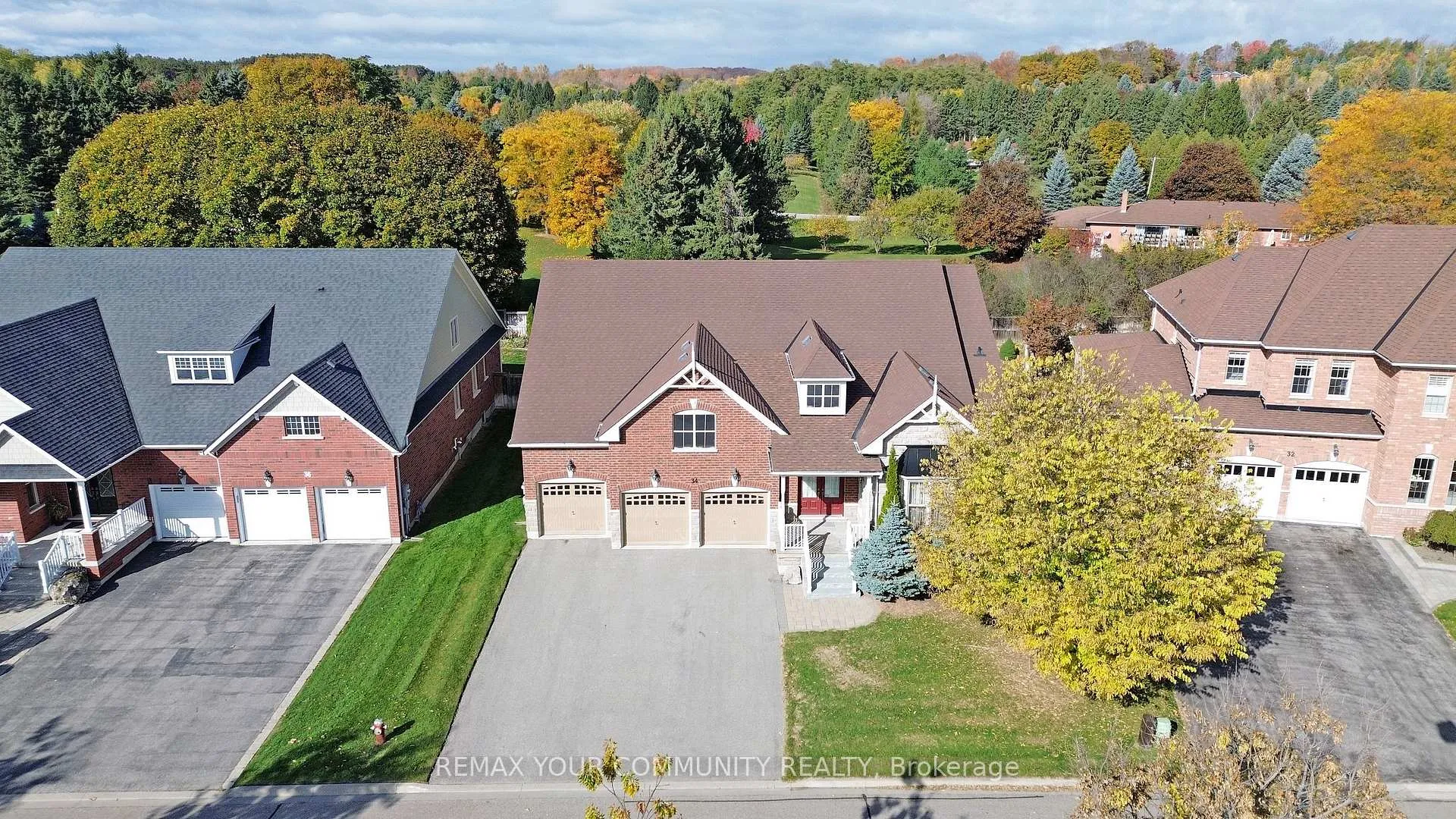 Photo 2 of 34 Mccandless Court, Caledon, Caledon East — HOMEH