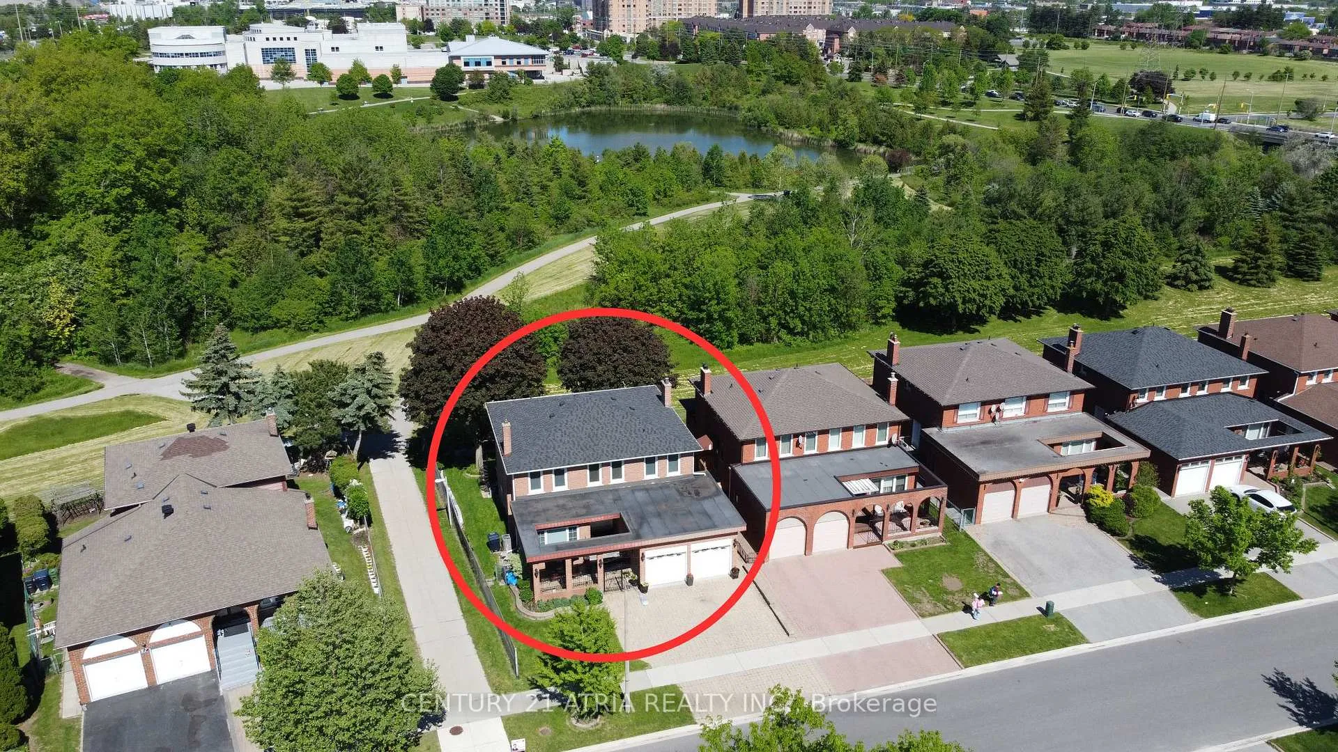 Photo 2 of 33 Morbank Drive, Scarborough, Steeles — HOMEH