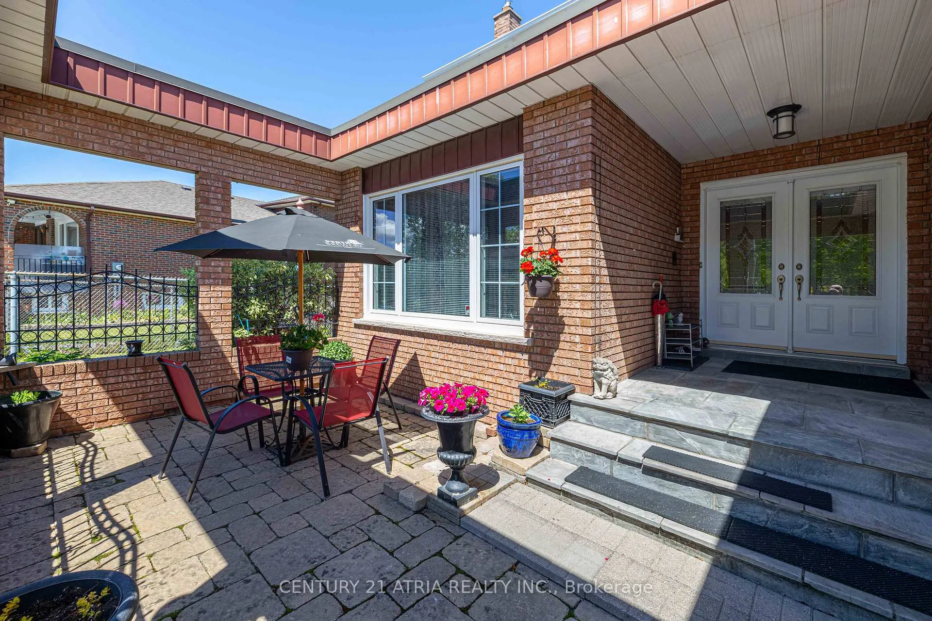 Photo 3 of 33 Morbank Drive, Scarborough, Steeles — HOMEH