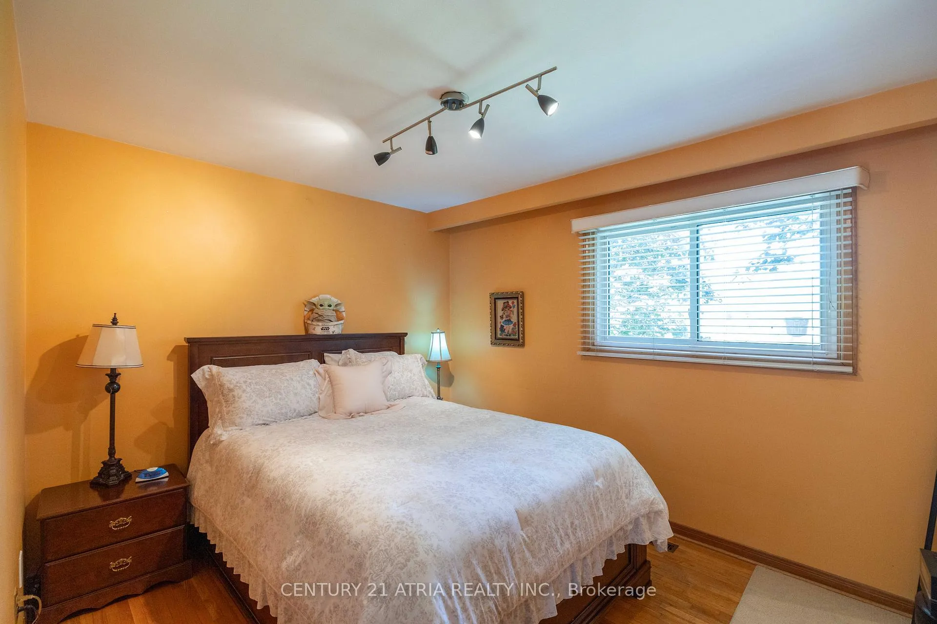 Photo 23 of 33 Morbank Drive, Scarborough, Steeles — HOMEH