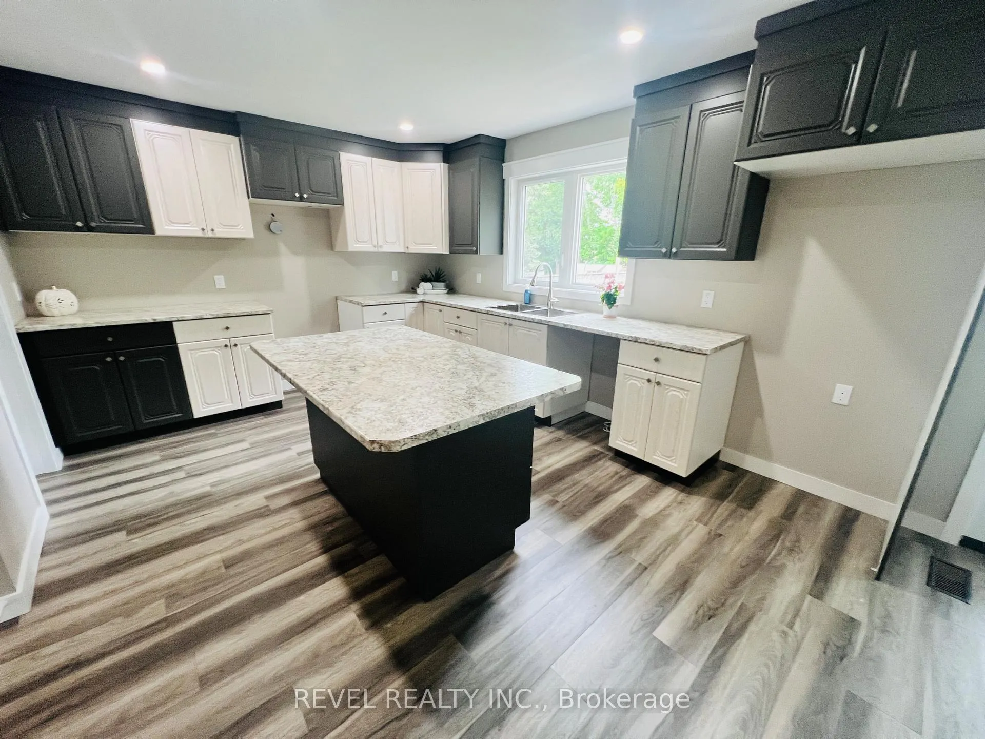 Photo 5 of 48 Sterling Avenue W, Timmins, TS - SW — HOMEH
