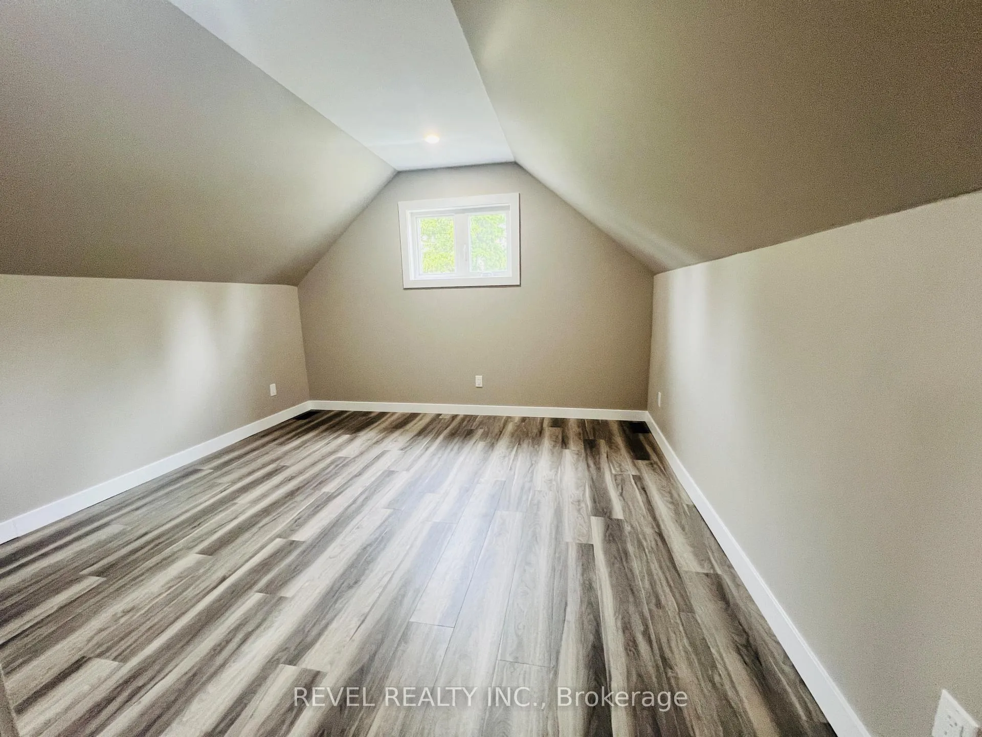 Photo 14 of 48 Sterling Avenue W, Timmins, TS - SW — HOMEH