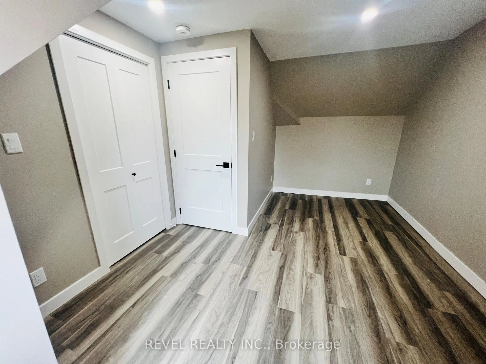 Photo 21 of 48 Sterling Avenue W, Timmins, TS - SW — HOMEH