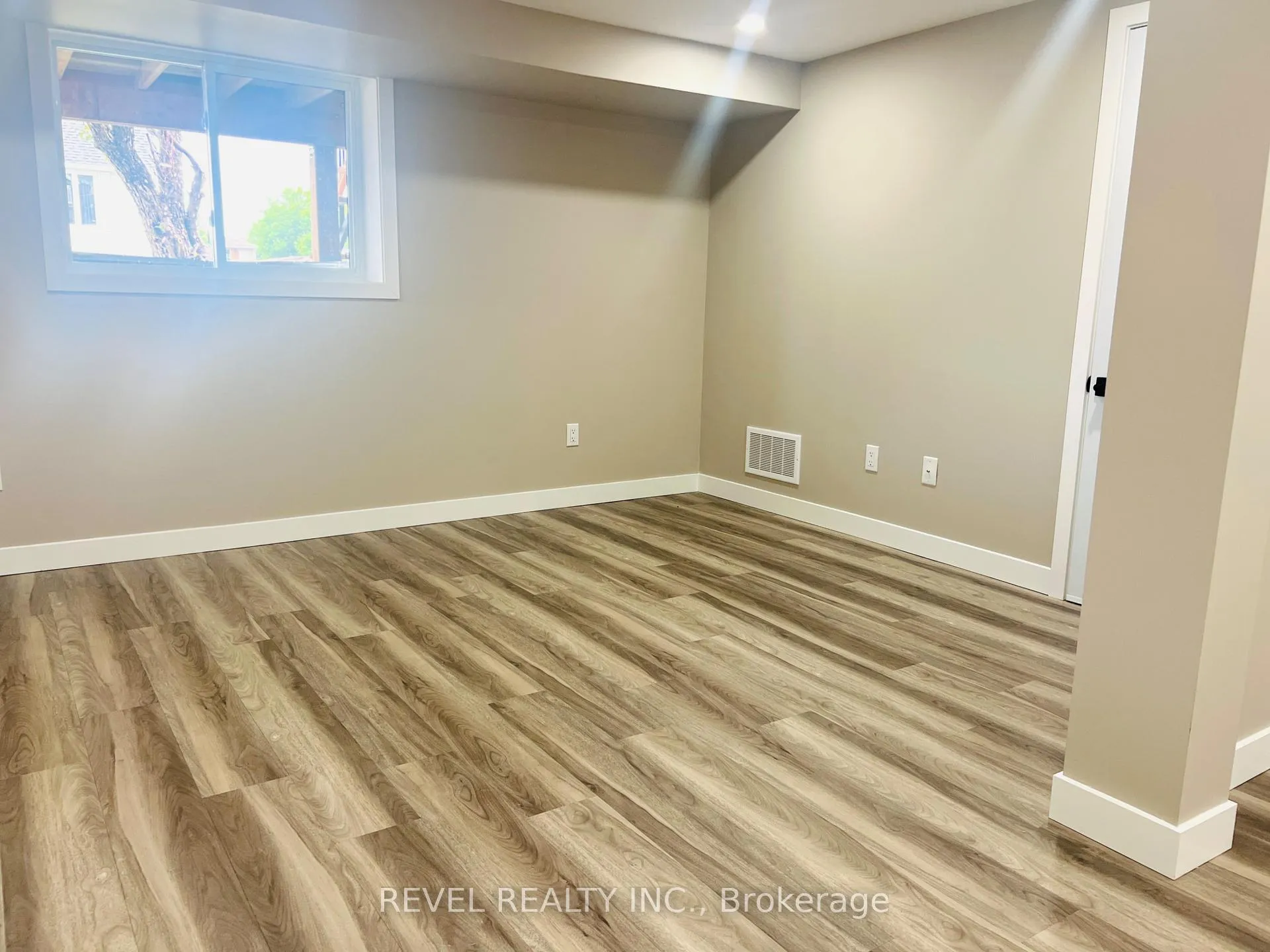 Photo 32 of 48 Sterling Avenue W, Timmins, TS - SW — HOMEH