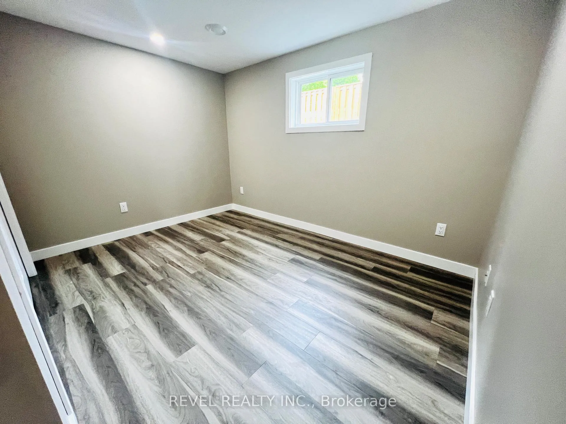 Photo 37 of 48 Sterling Avenue W, Timmins, TS - SW — HOMEH