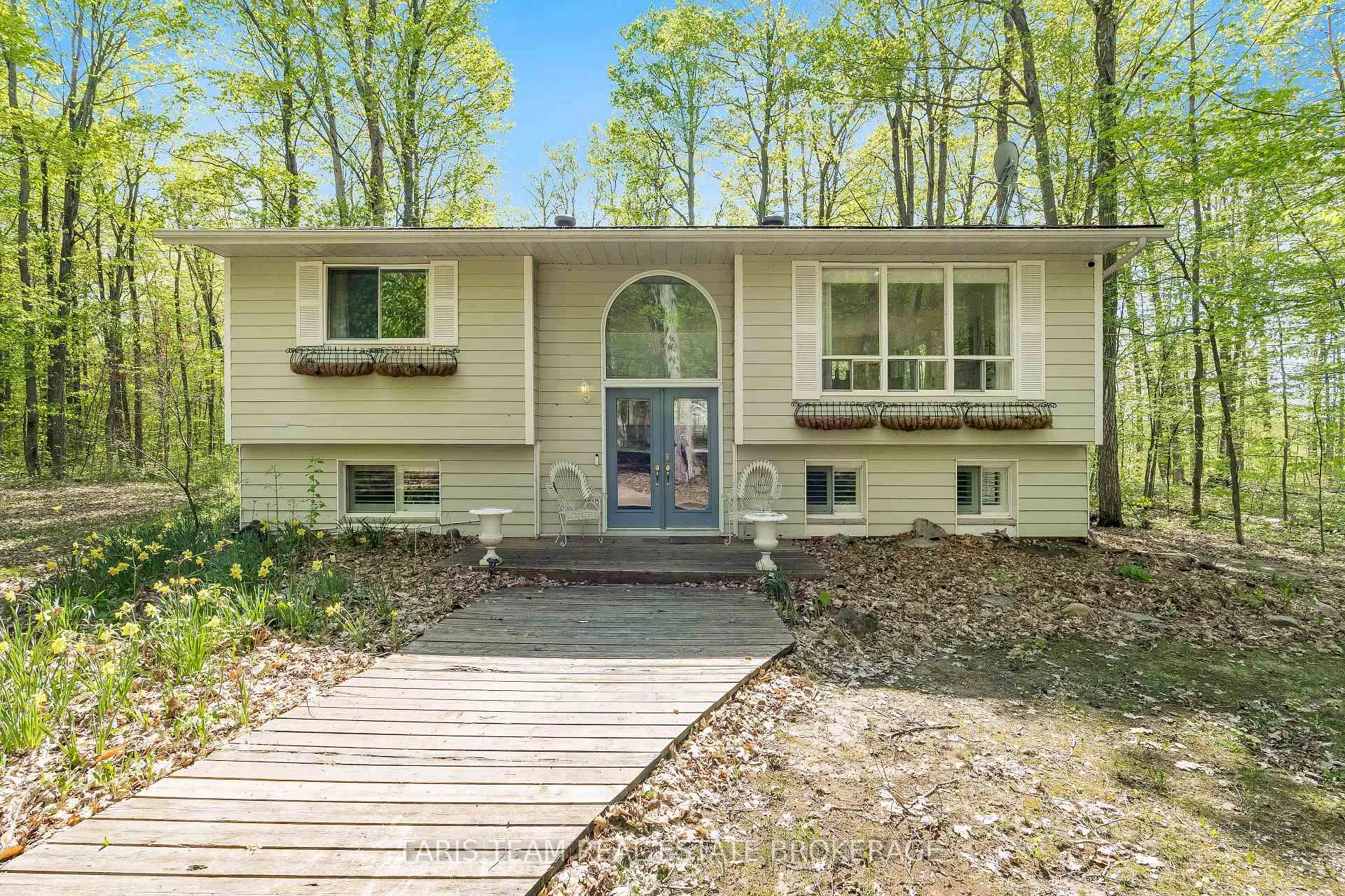 Photo 4 of 104 Silver Birch Drive, Tiny, Rural Tiny — HOMEH