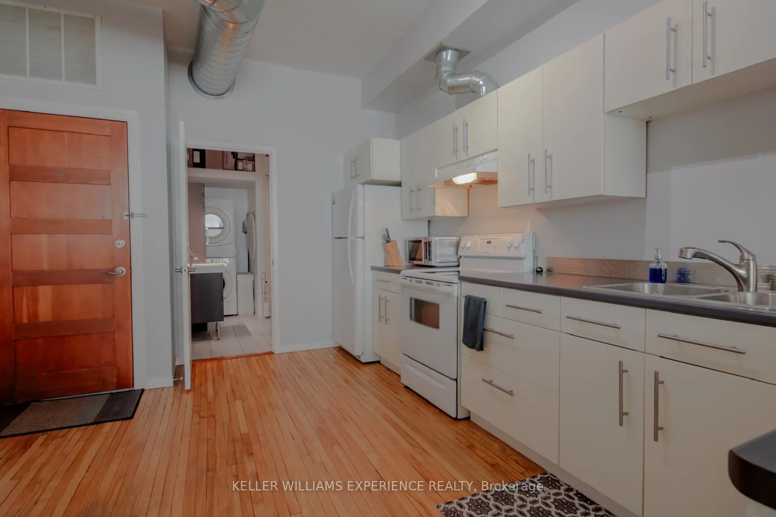 Photo 4 of Unit 2nd Floor, 17 John Street N, Hamilton, Beasley — HOMEH