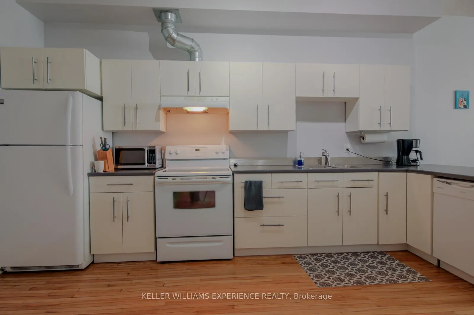 Photo 5 of Unit 2nd Floor, 17 John Street N, Hamilton, Beasley — HOMEH