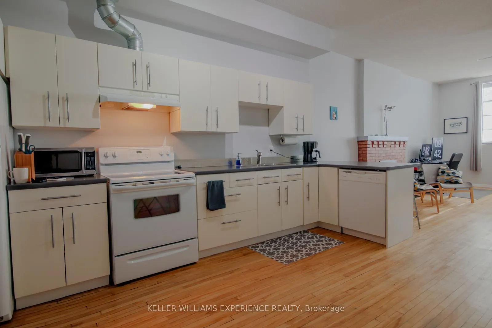 Photo 6 of Unit 2nd Floor, 17 John Street N, Hamilton, Beasley — HOMEH