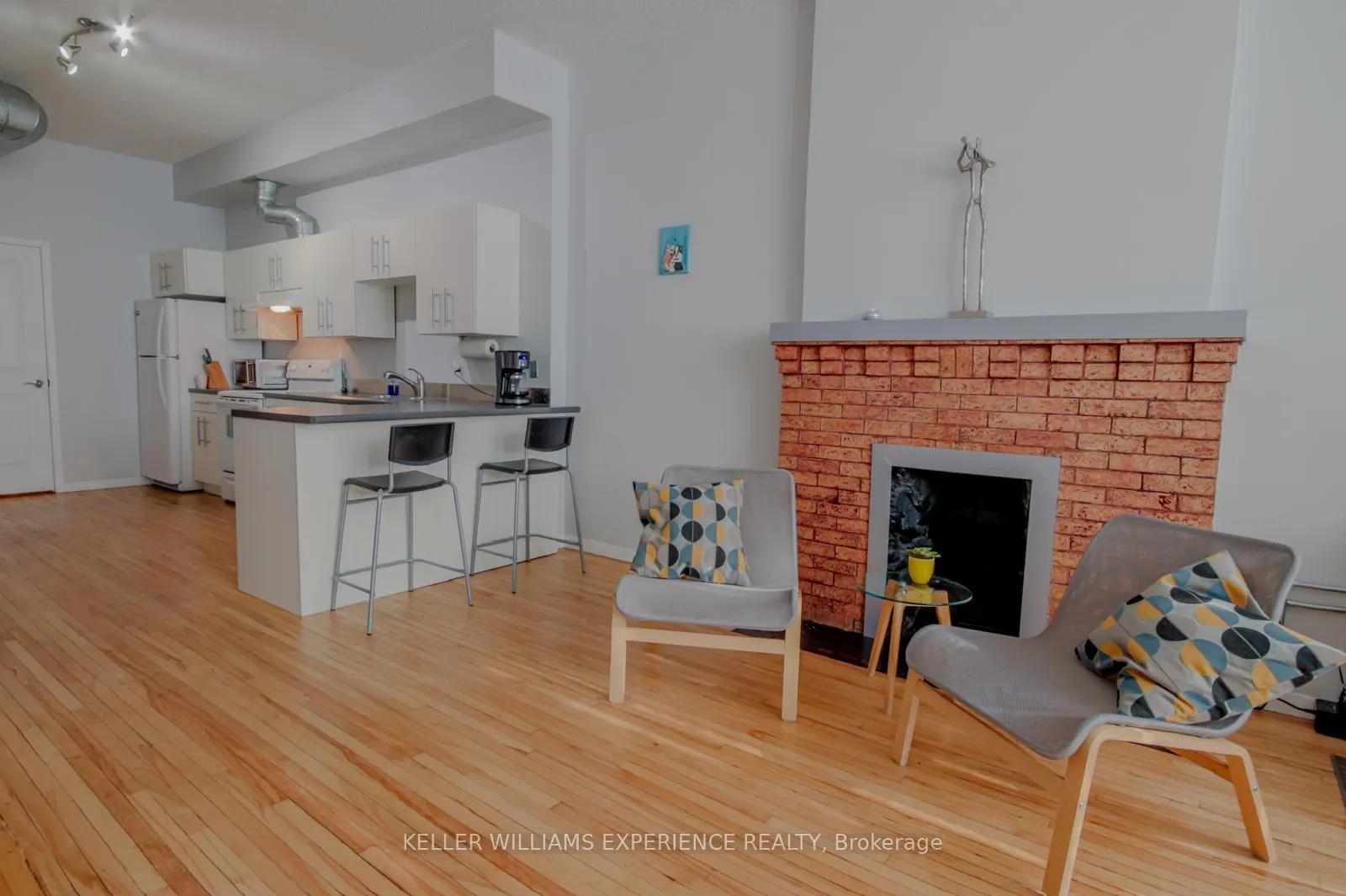 Photo 7 of Unit 2nd Floor, 17 John Street N, Hamilton, Beasley — HOMEH