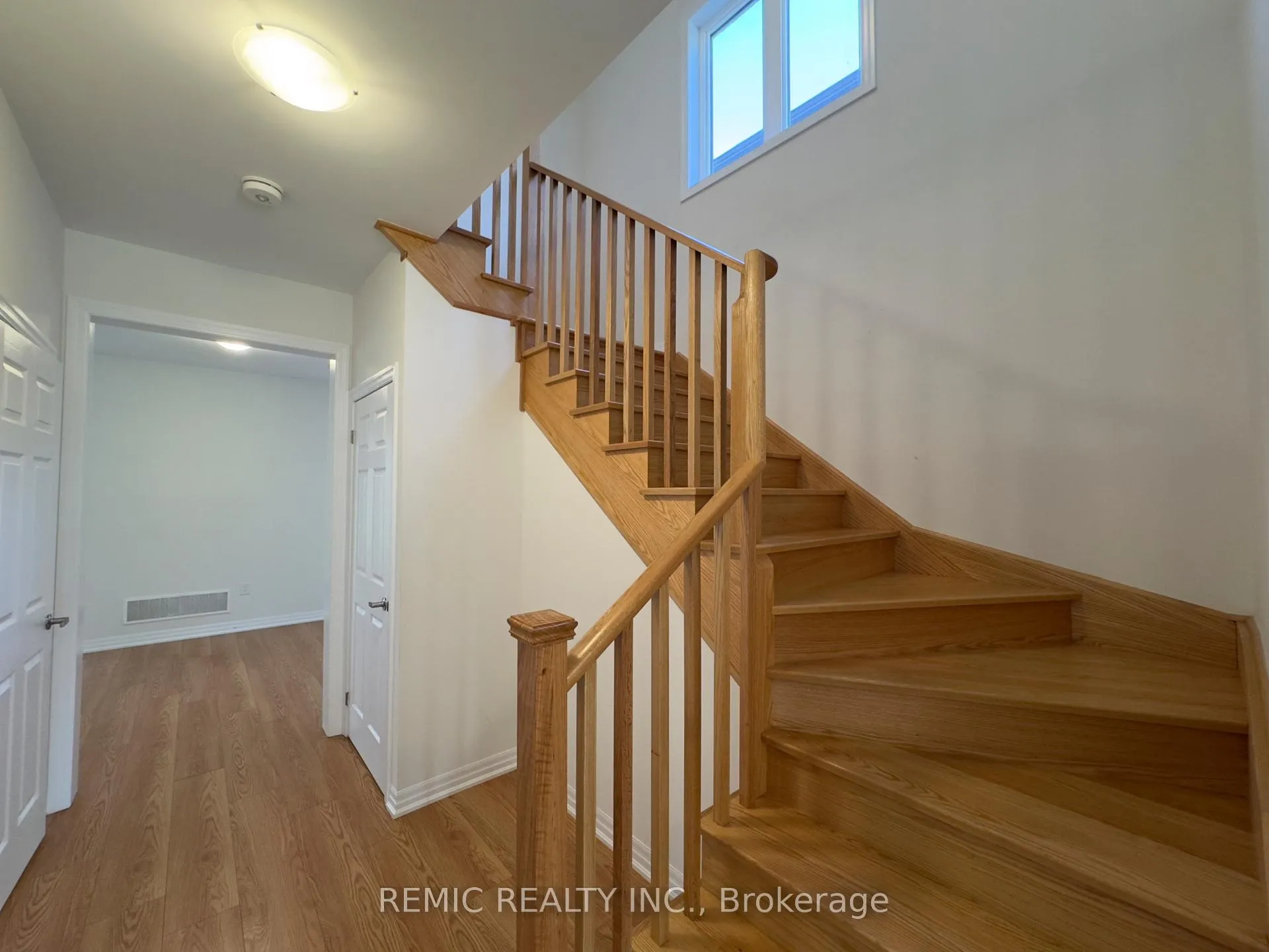 Photo 3 of 242 Flood Avenue, Clarington, Newcastle — HOMEH