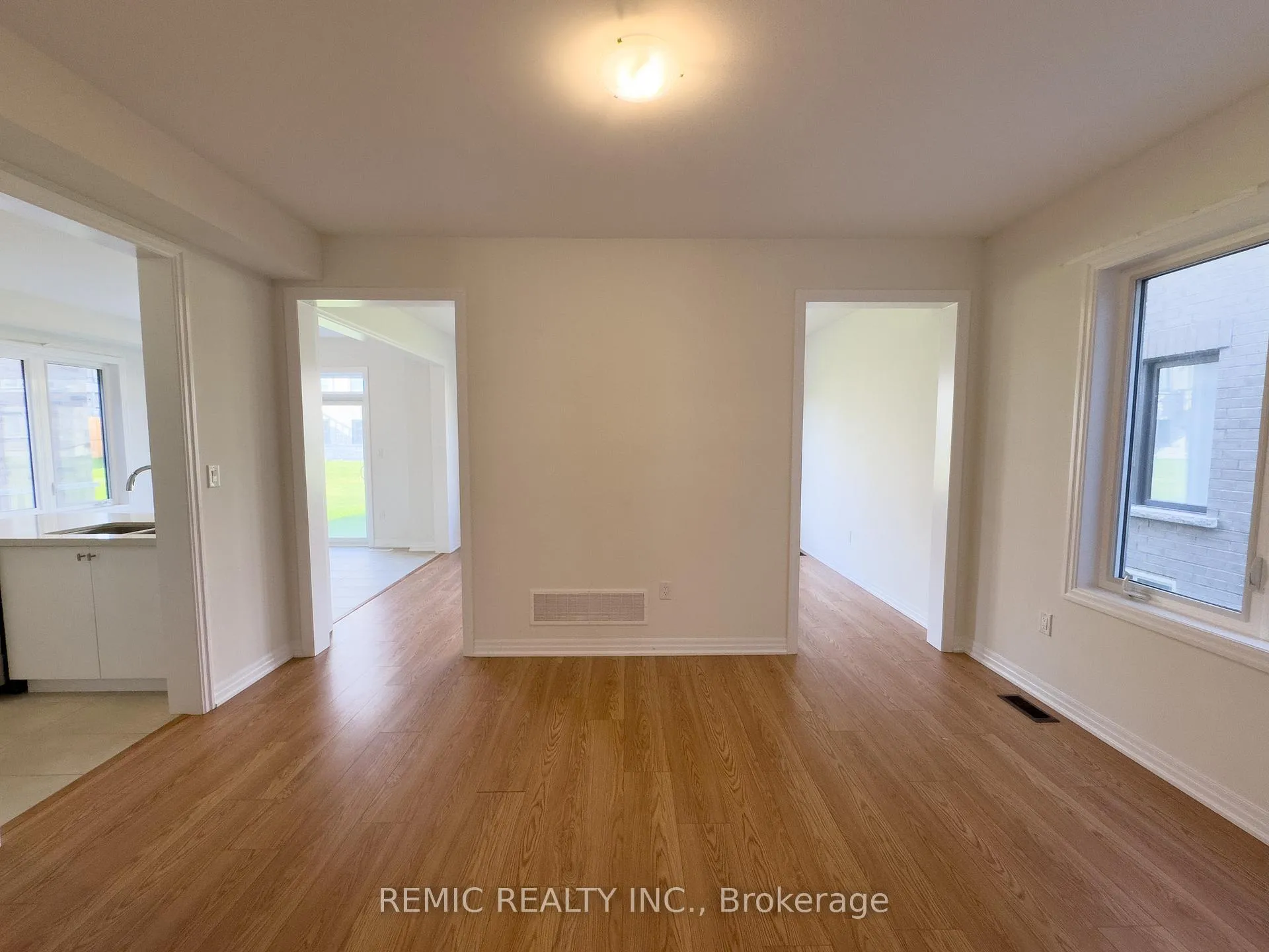 Photo 6 of 242 Flood Avenue, Clarington, Newcastle — HOMEH