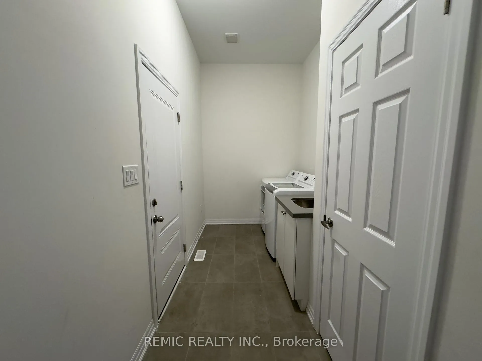 Photo 12 of 242 Flood Avenue, Clarington, Newcastle — HOMEH