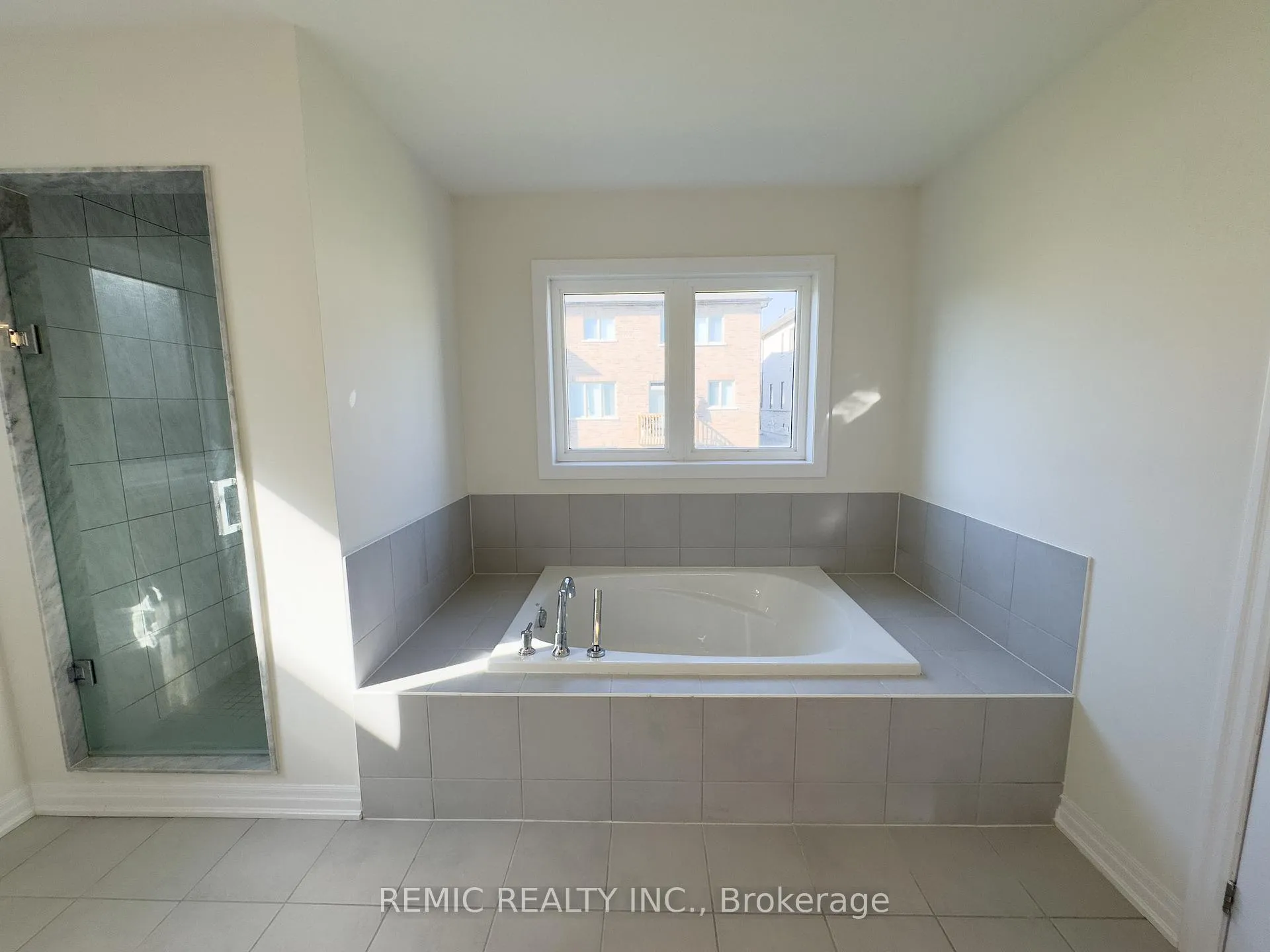 Photo 19 of 242 Flood Avenue, Clarington, Newcastle — HOMEH