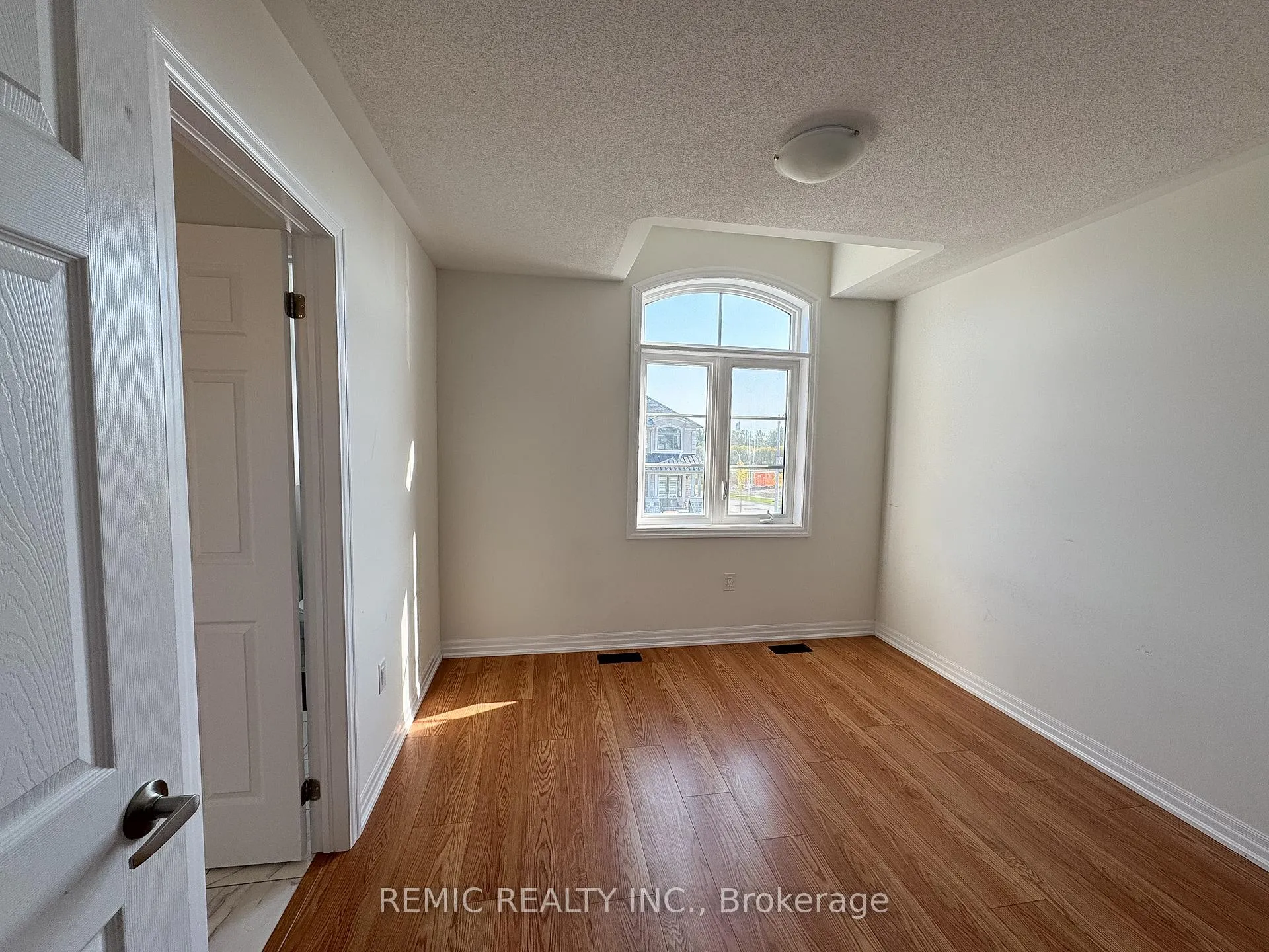 Photo 22 of 242 Flood Avenue, Clarington, Newcastle — HOMEH