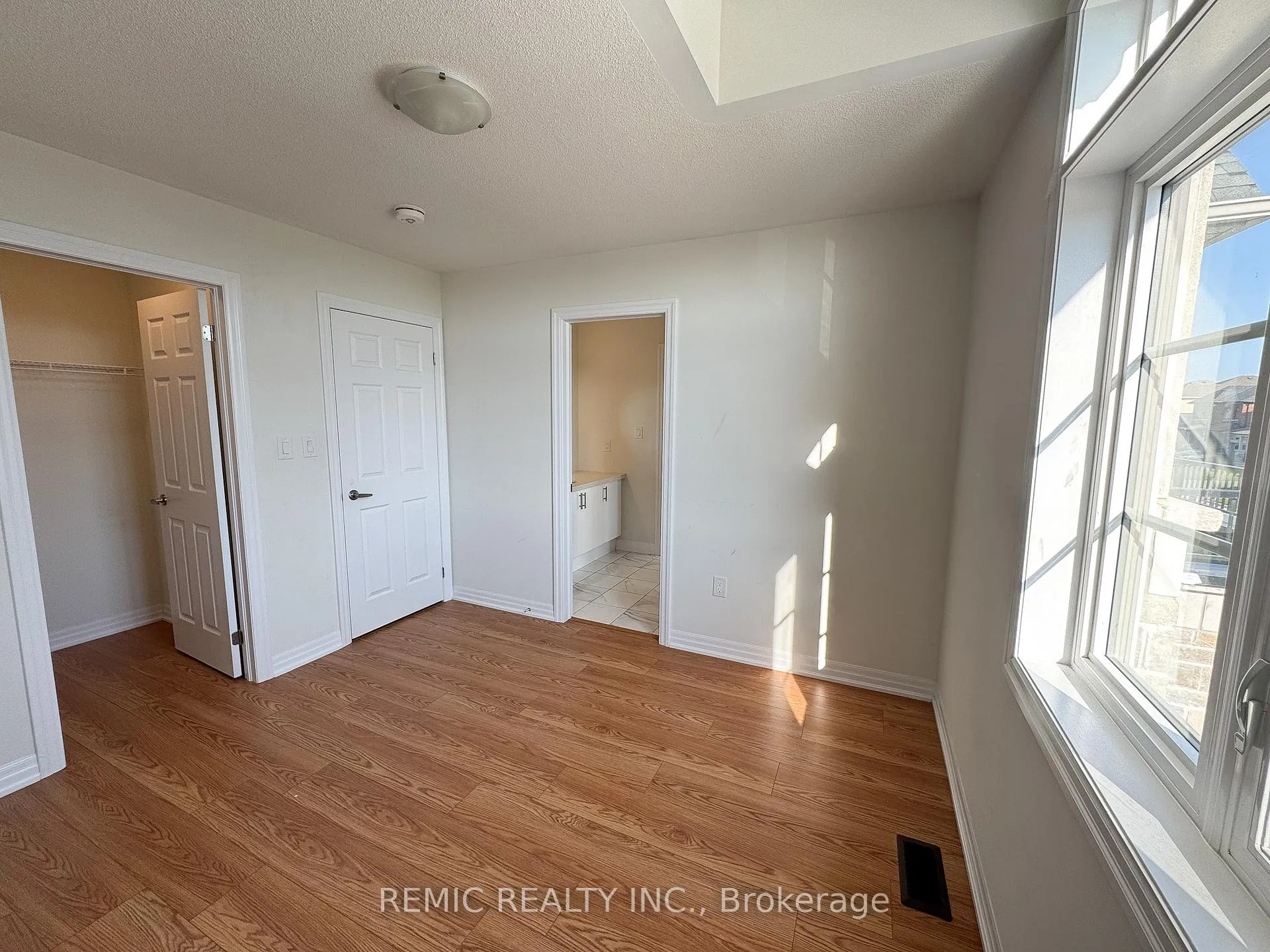 Photo 23 of 242 Flood Avenue, Clarington, Newcastle — HOMEH