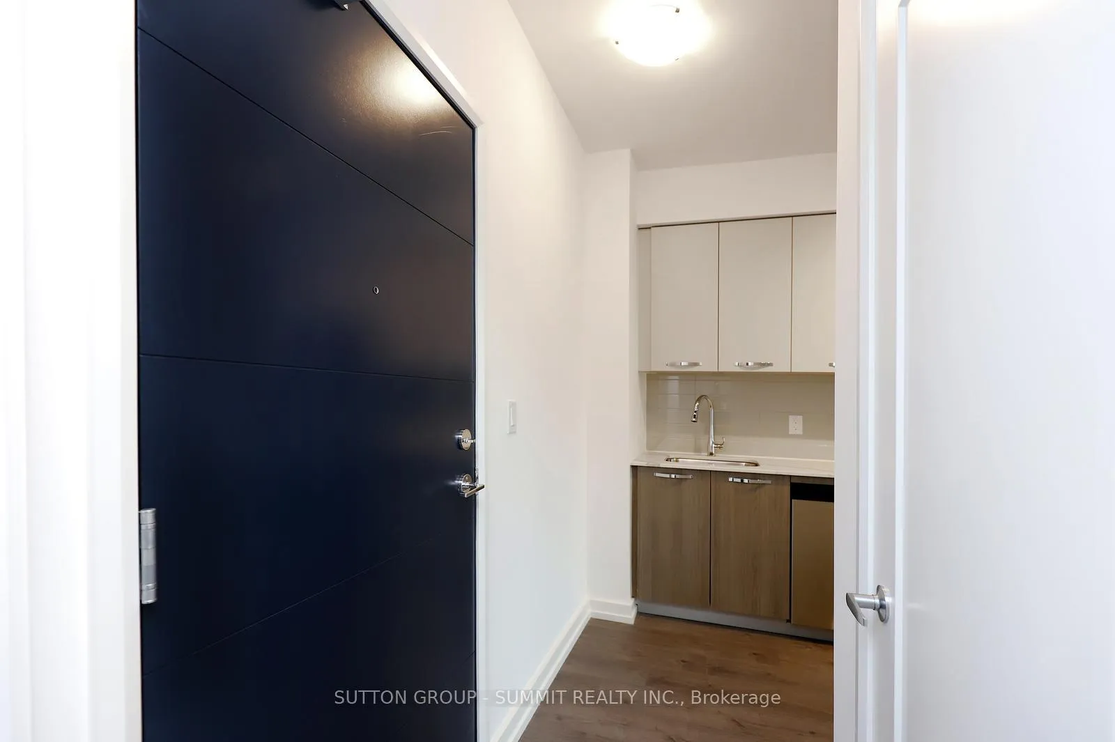 Photo 5 of Unit 1405, 75 James Street S, Hamilton, Corktown — HOMEH