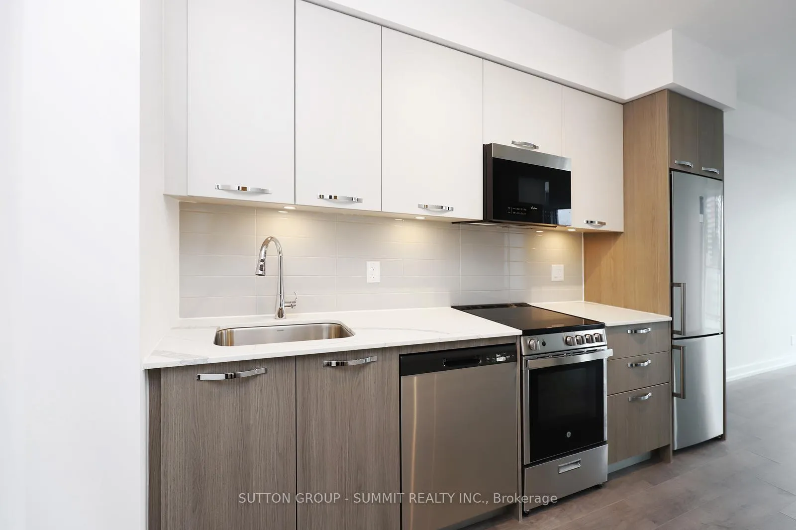 Photo 6 of Unit 1405, 75 James Street S, Hamilton, Corktown — HOMEH