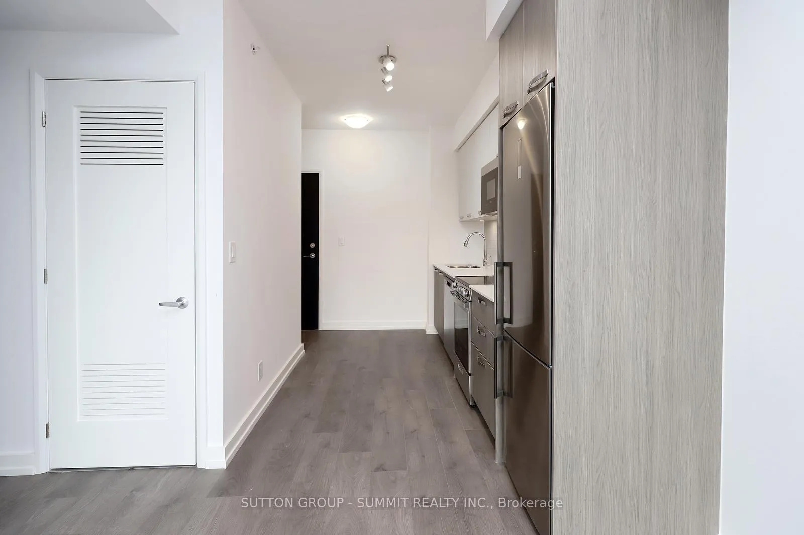 Photo 9 of Unit 1405, 75 James Street S, Hamilton, Corktown — HOMEH