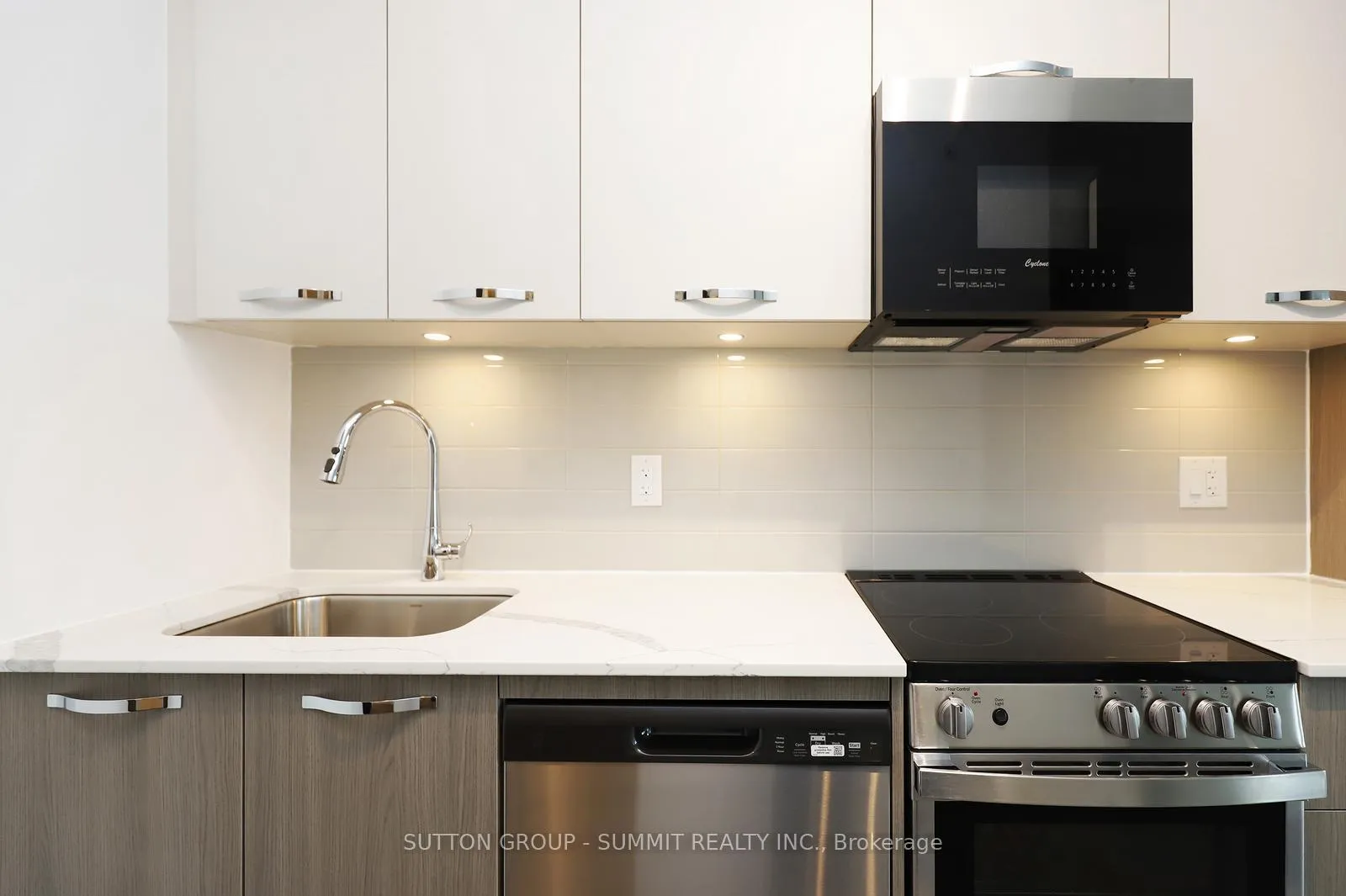 Photo 11 of Unit 1405, 75 James Street S, Hamilton, Corktown — HOMEH