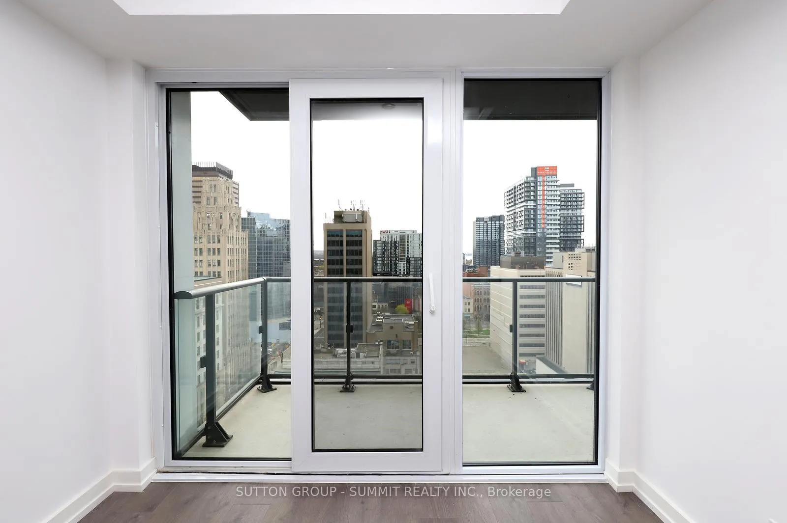 Photo 16 of Unit 1405, 75 James Street S, Hamilton, Corktown — HOMEH