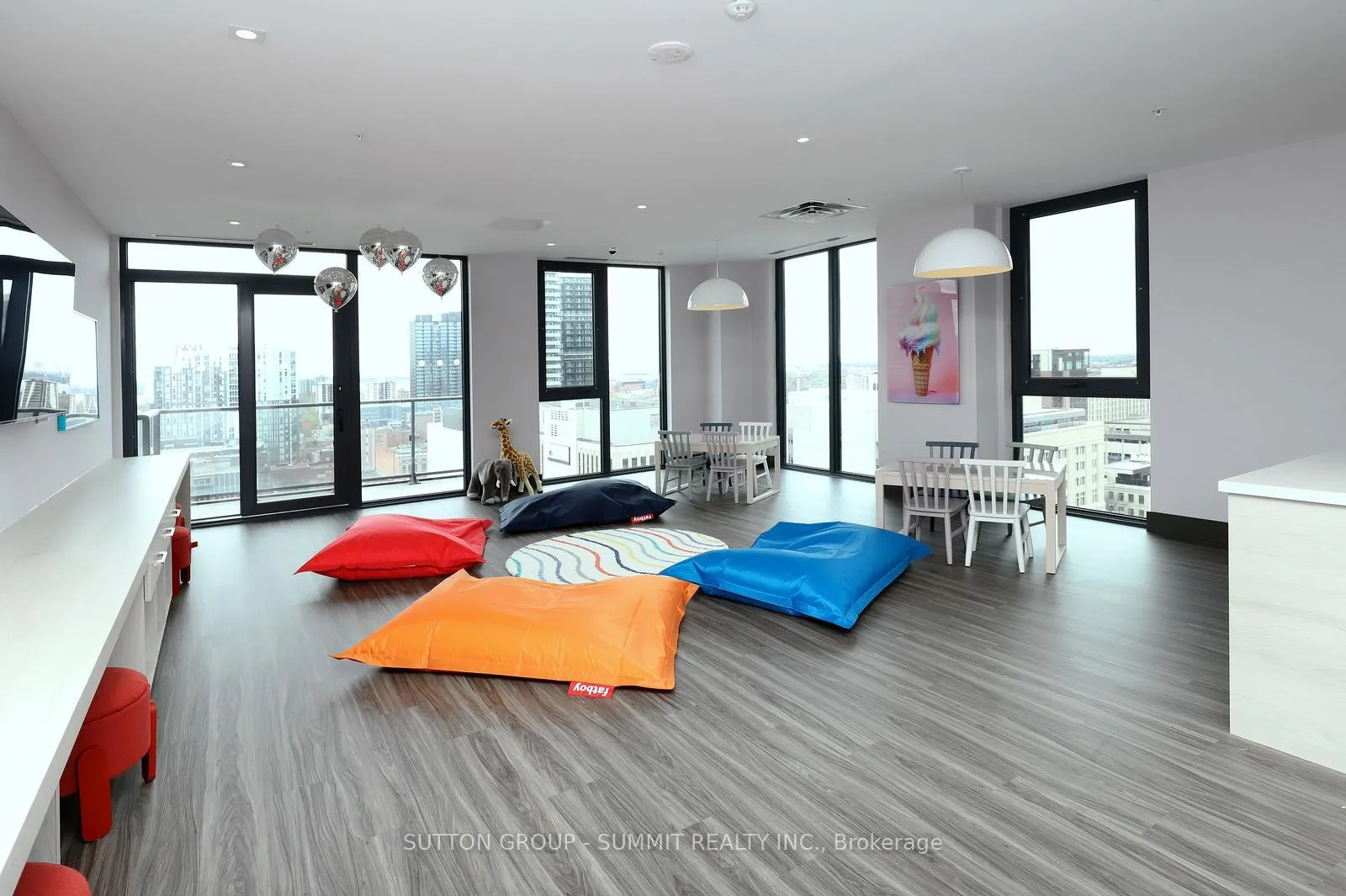 Photo 39 of Unit 1405, 75 James Street S, Hamilton, Corktown — HOMEH