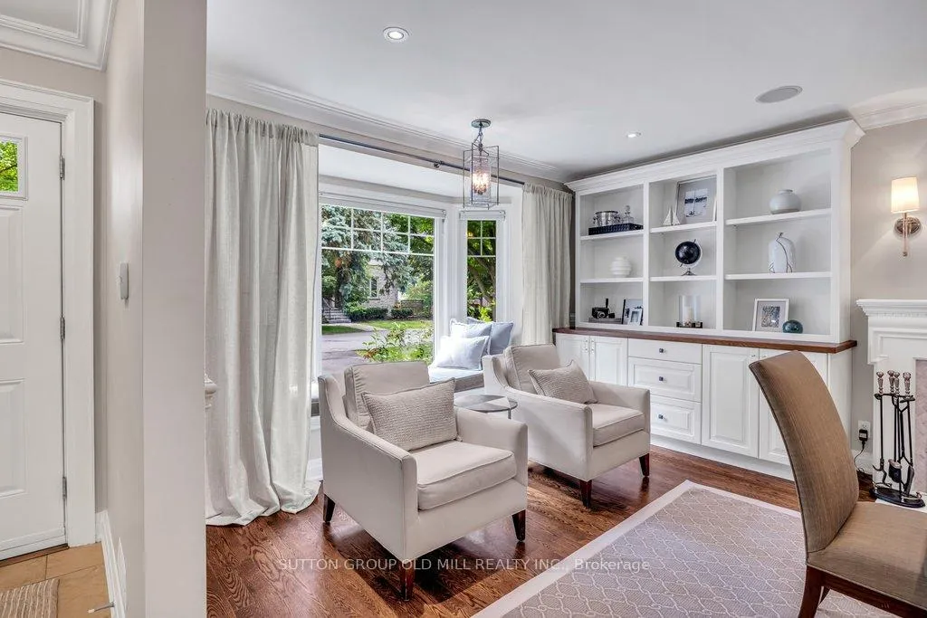 Photo 6 of 38 Edgemore Drive, Etobicoke, Stonegate-Queensway — HOMEH
