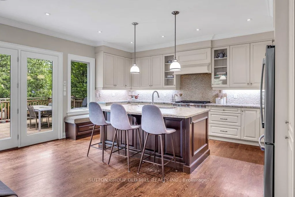 Photo 11 of 38 Edgemore Drive, Etobicoke, Stonegate-Queensway — HOMEH