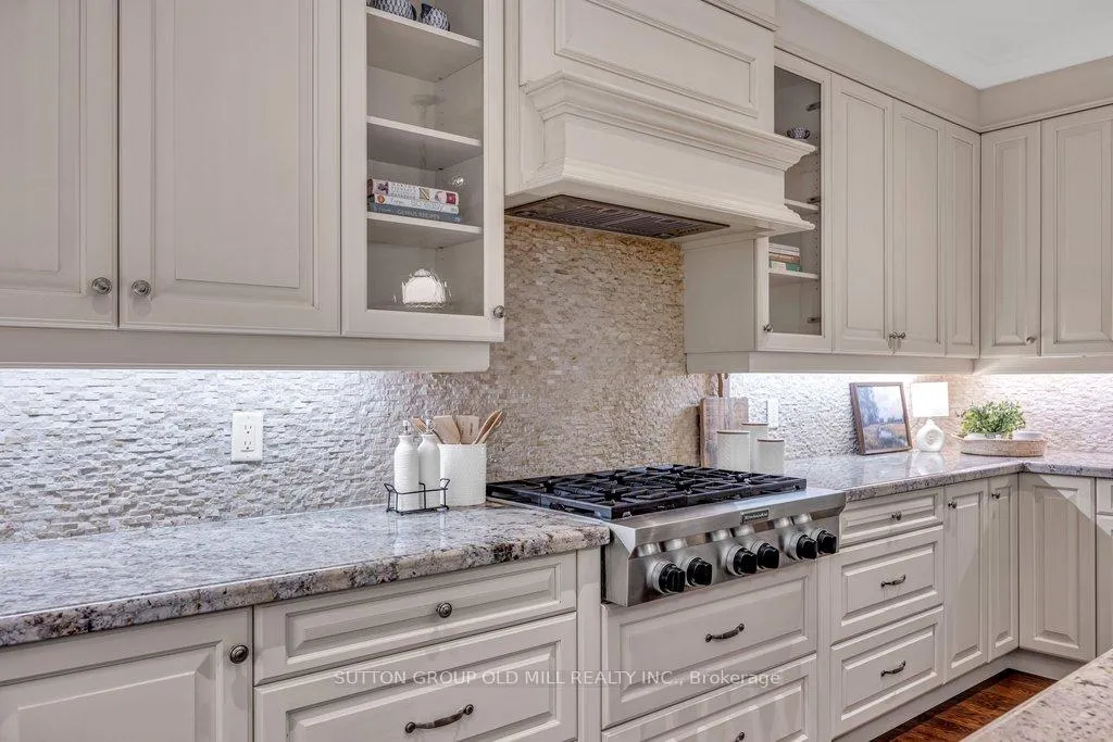 Photo 14 of 38 Edgemore Drive, Etobicoke, Stonegate-Queensway — HOMEH