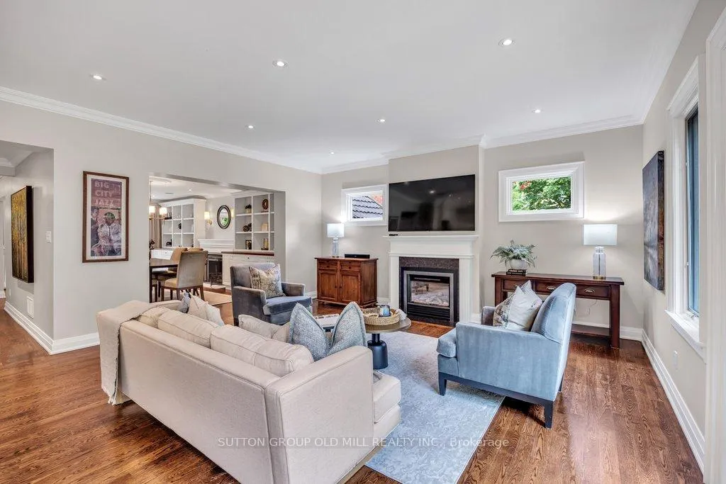 Photo 17 of 38 Edgemore Drive, Etobicoke, Stonegate-Queensway — HOMEH