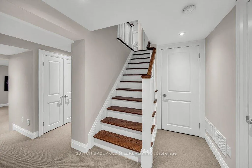 Photo 29 of 38 Edgemore Drive, Etobicoke, Stonegate-Queensway — HOMEH