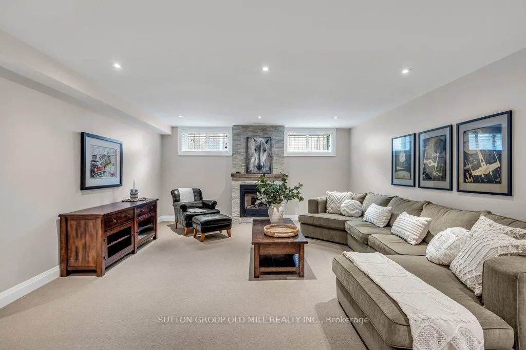 Photo 33 of 38 Edgemore Drive, Etobicoke, Stonegate-Queensway — HOMEH