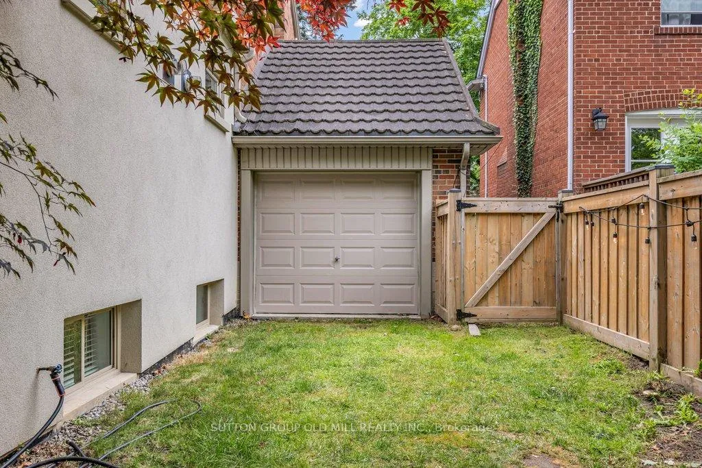 Photo 43 of 38 Edgemore Drive, Etobicoke, Stonegate-Queensway — HOMEH
