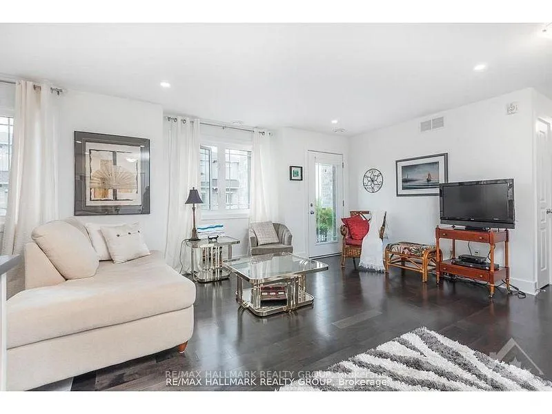 Photo 5 of Unit 10, 340 Tribeca Private, Ottawa, Barrhaven - Longfields — HOMEH