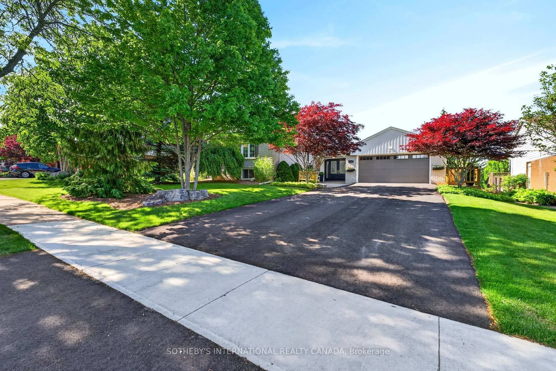 Photo 2 of 1115 Havendale Boulevard, Burlington, Tyandaga — HOMEH